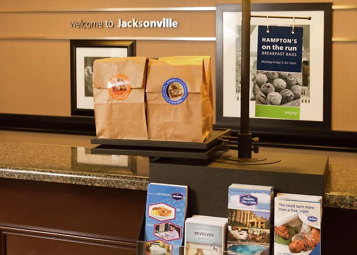 Hampton Inn & Suites Jacksonville-Airport
