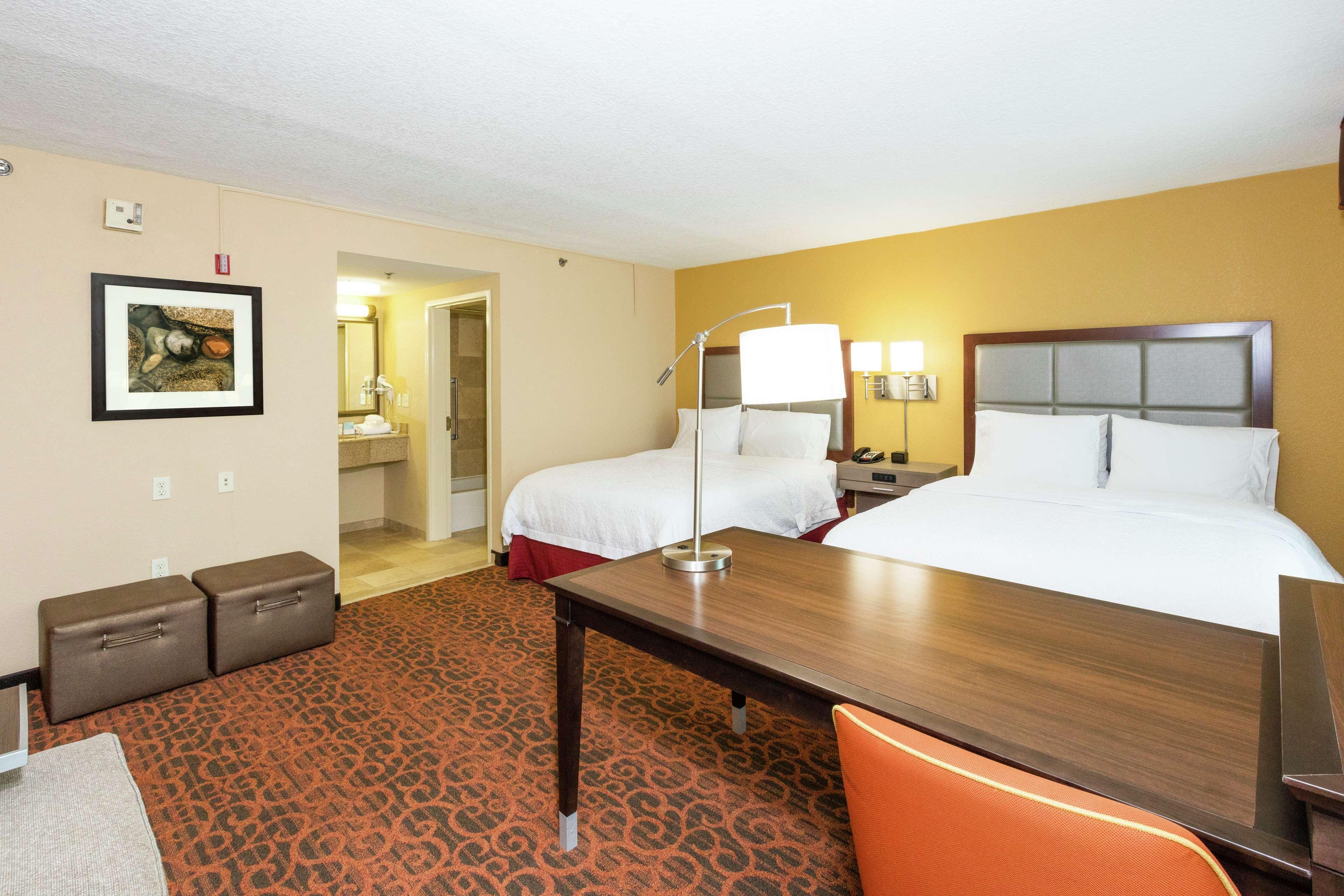 Hampton & Jacksonville-airport Hotel 3*